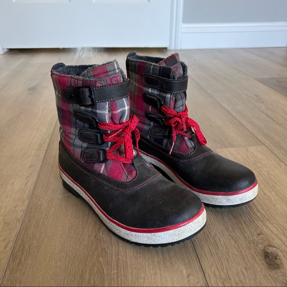 Ugg Decatur Waterproof winter boots